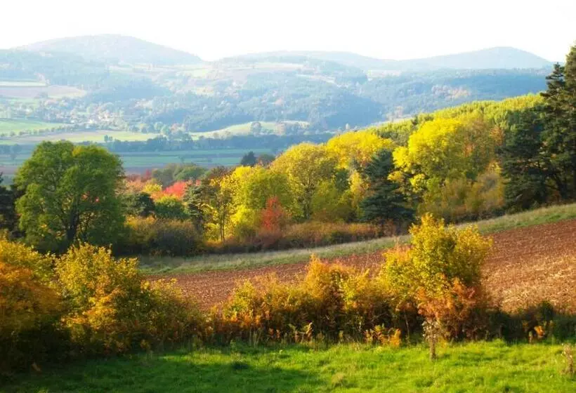 Aamiaismajoitus (B&B) Le Clos Des Pierres Rouges