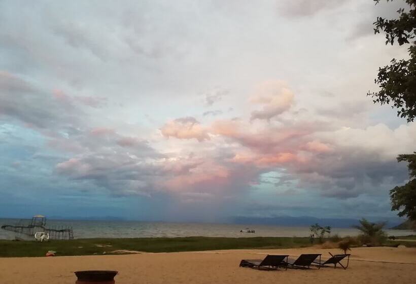 هتل Norman Carr Cottage