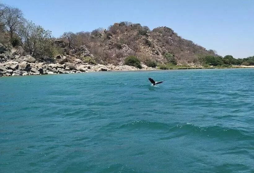 هتل Norman Carr Cottage