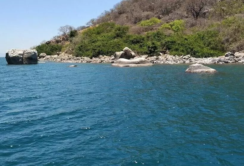 هتل Norman Carr Cottage