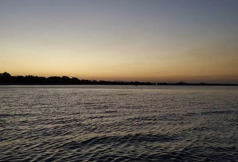 هتل Norman Carr Cottage