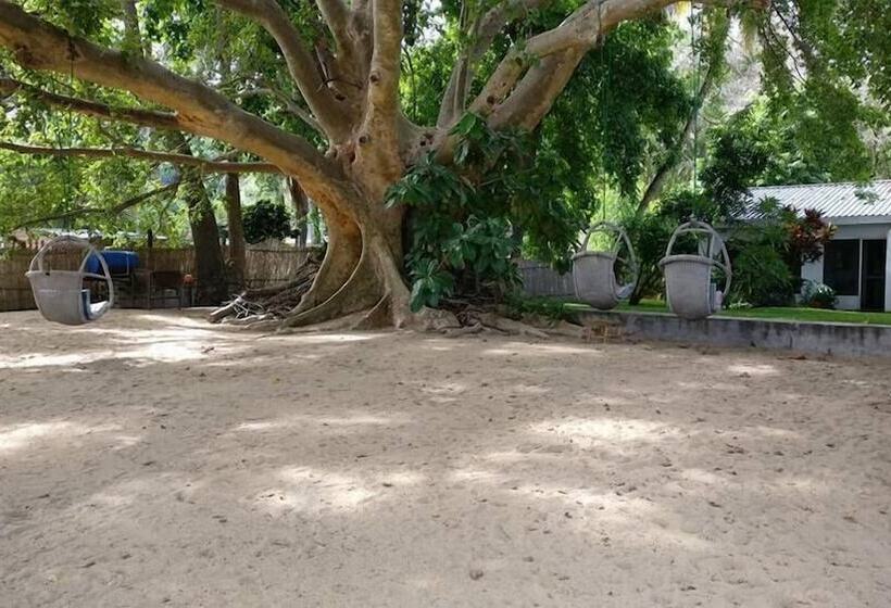 هتل Norman Carr Cottage