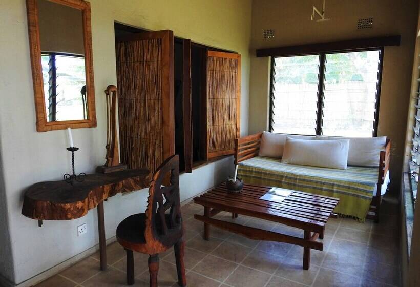 هتل Norman Carr Cottage