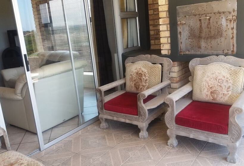 פנסיון The Whales Beach House