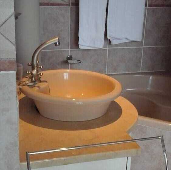 פנסיון The Whales Beach House