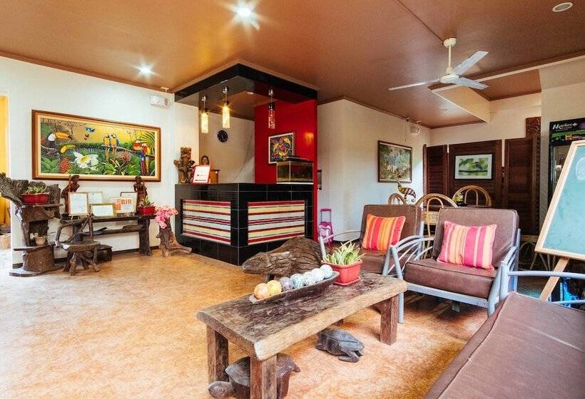 Отель Reddoorz Near Robinsons Puerto Princesa