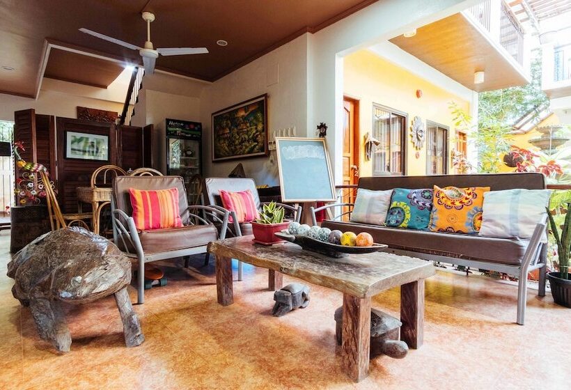 Отель Reddoorz Near Robinsons Puerto Princesa