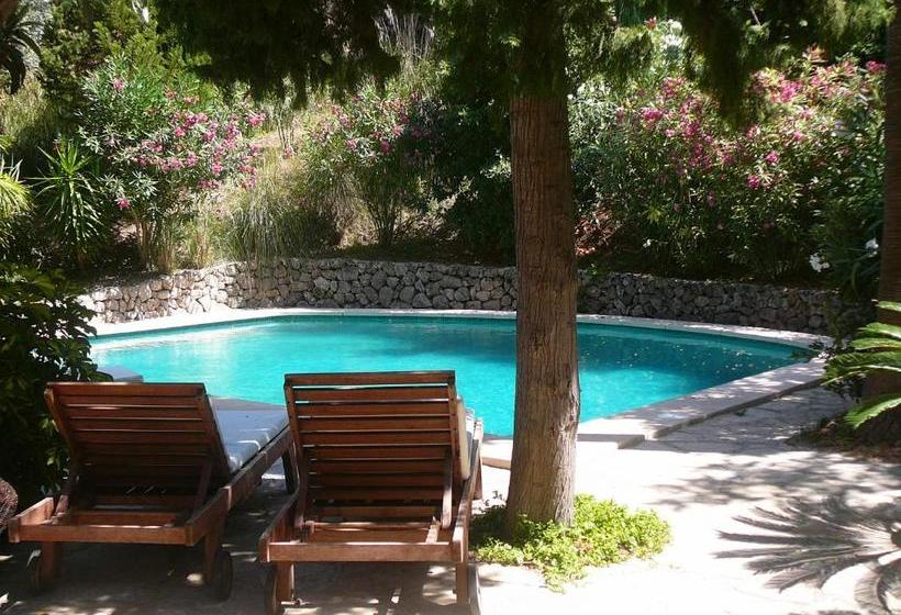 בית מלון כפרי Ca N Bando