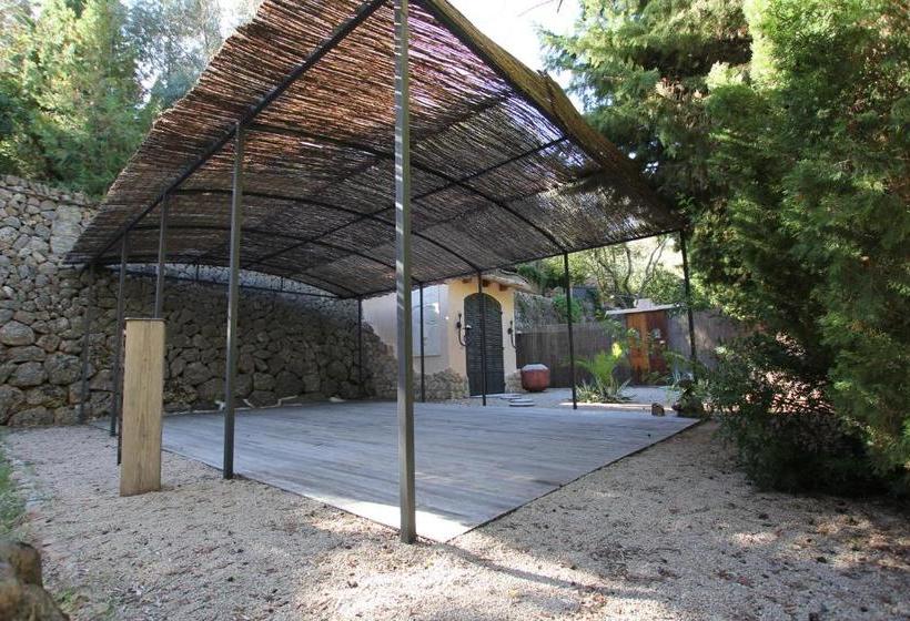 בית מלון כפרי Ca N Bando