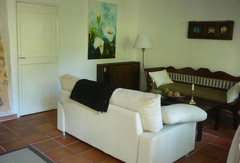 בית מלון כפרי Ca N Bando