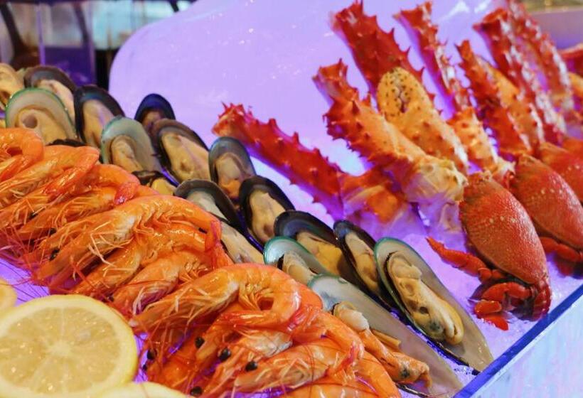 Отель Holiday Inn Guiyang City Center, An Ihg