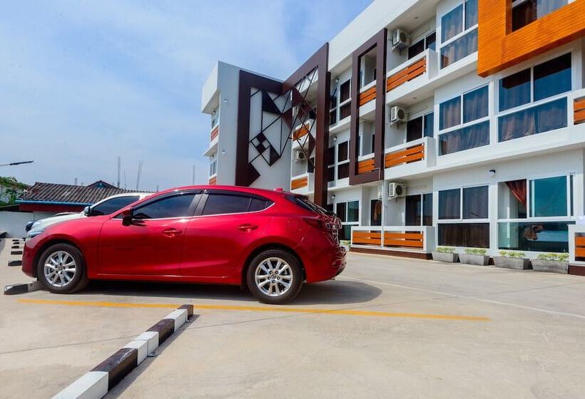 O2 Hotel Sakonnakhon