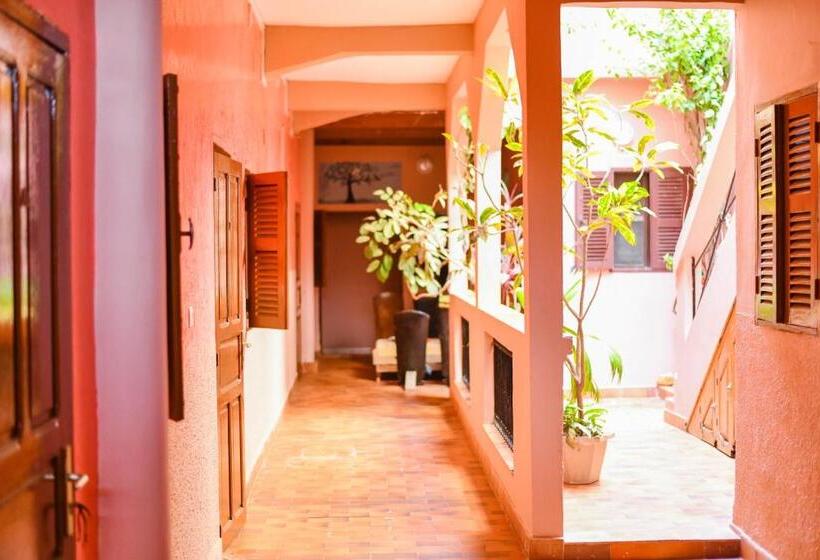 پانسیون Chez Titi