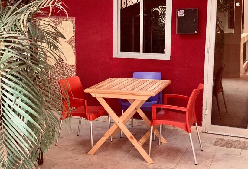 پانسیون Chez Titi