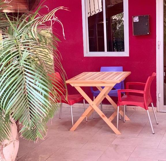 پانسیون Chez Titi