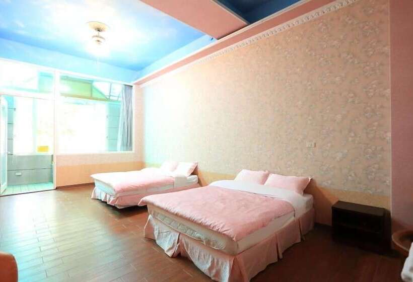 تختخواب و صبحانه Wild Thyme Eco Guest House