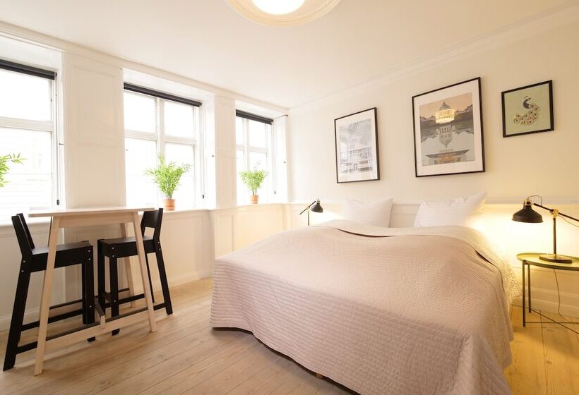 Central Canal Apartments 1