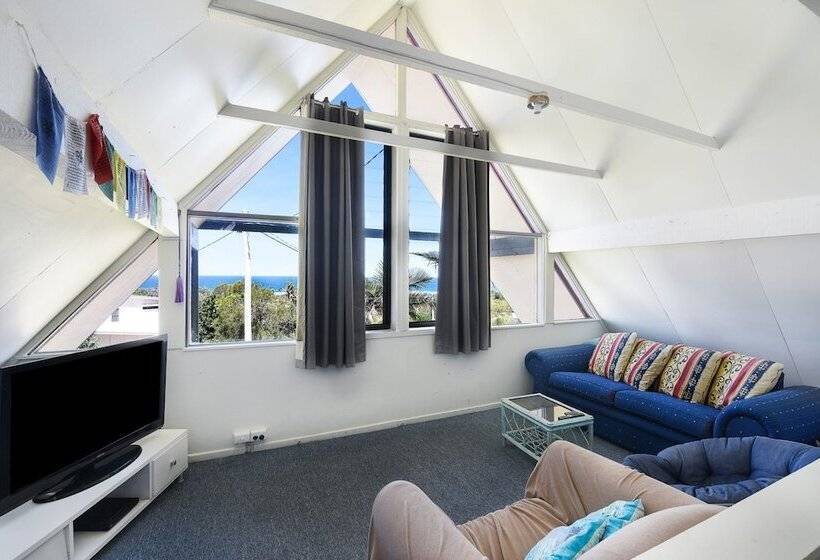 Chalet By The Sea, 10 Pelican Street, Peregian Beach