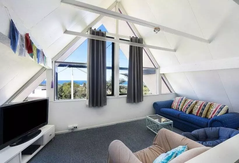 Chalet By The Sea, 10 Pelican Street, Peregian Beach