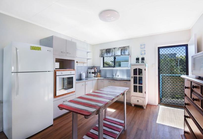 Chalet By The Sea, 10 Pelican Street, Peregian Beach