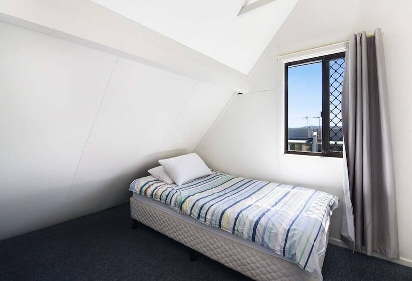 Chalet By The Sea, 10 Pelican Street, Peregian Beach