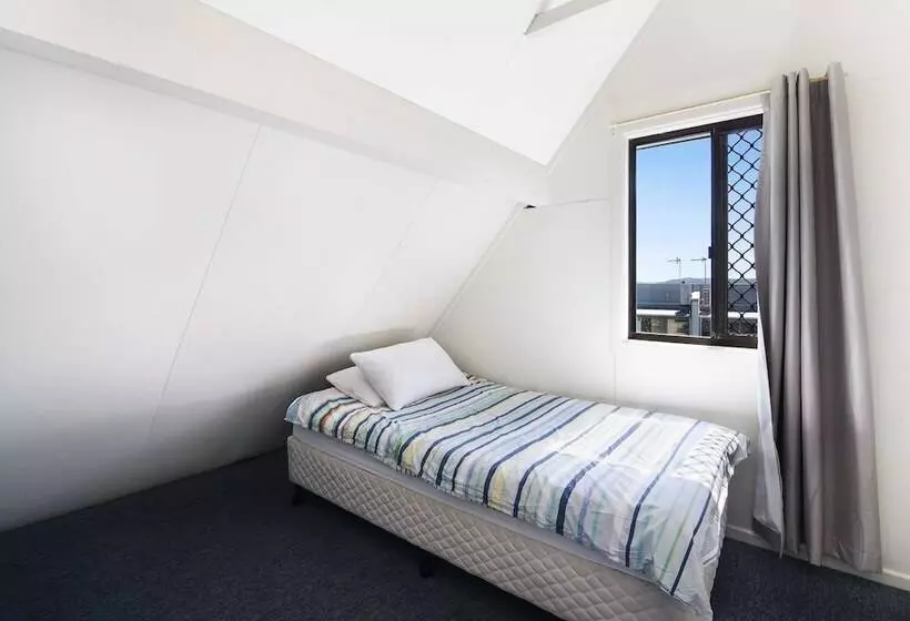 Chalet By The Sea, 10 Pelican Street, Peregian Beach