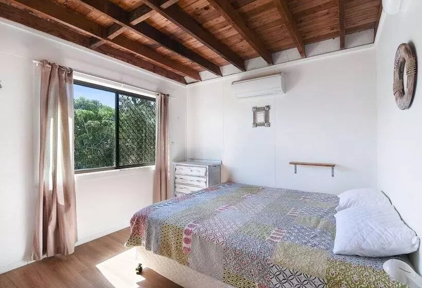 Chalet By The Sea, 10 Pelican Street, Peregian Beach