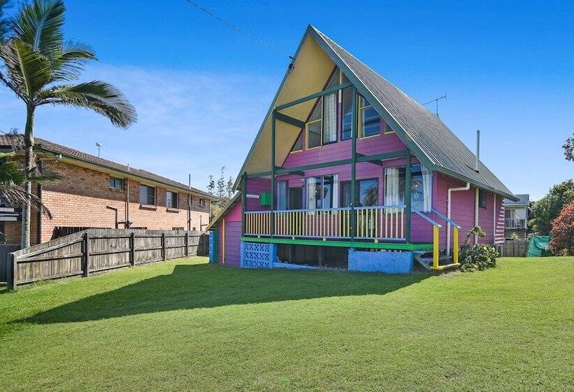 Chalet By The Sea, 10 Pelican Street, Peregian Beach