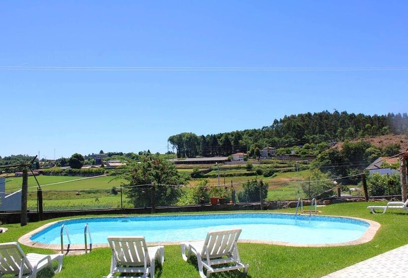 Charming House In Requiao With Shared Pool