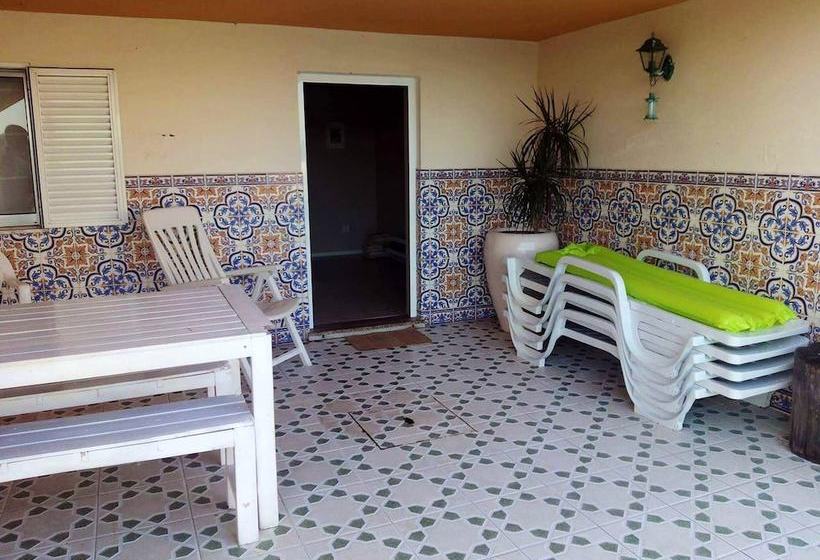 Charming House In Requiao With Shared Pool
