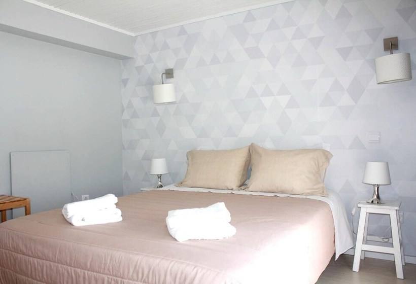 Charming House In Requiao With Shared Pool