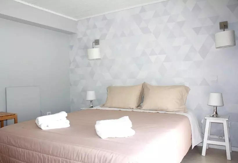 Charming House In Requiao With Shared Pool