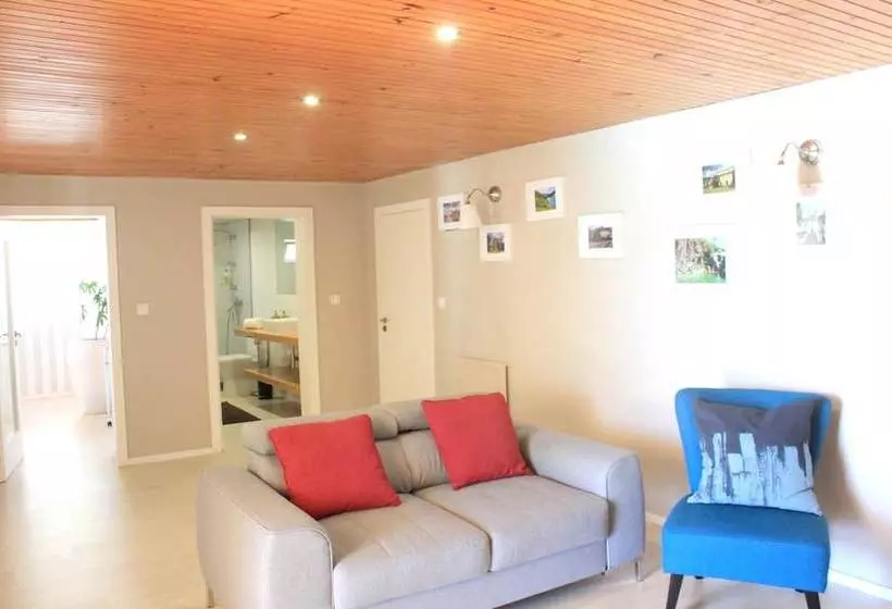 Charming House In Requiao With Shared Pool