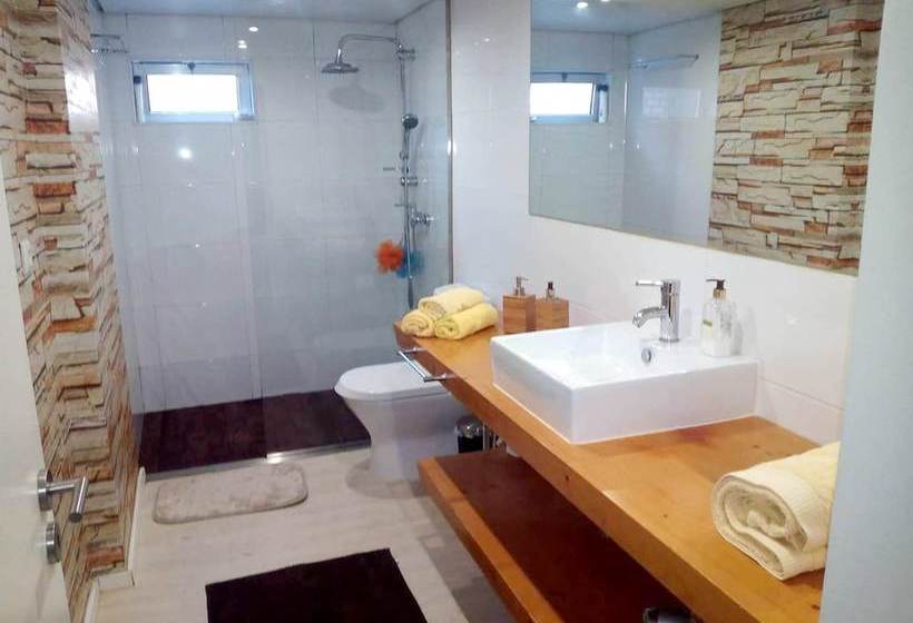 Charming House In Requiao With Shared Pool