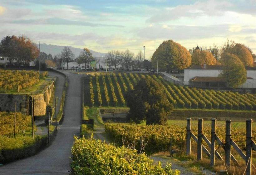 Charming House In Requiao With Shared Pool