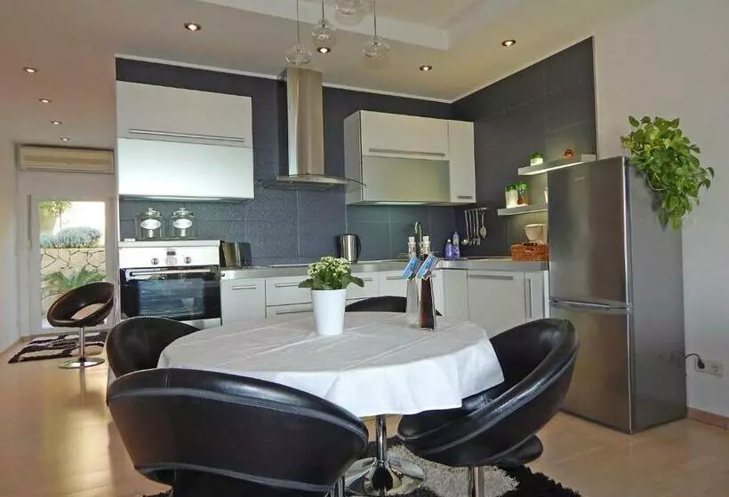 Lavander Apartments Omiš