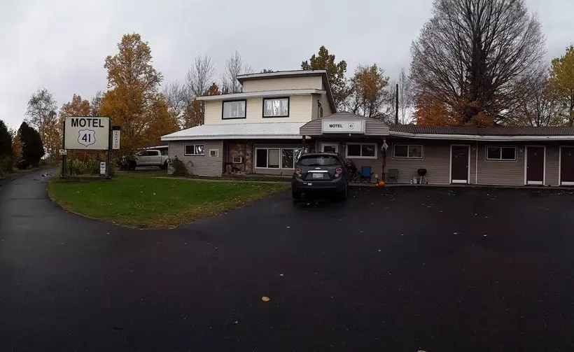 Motel 41