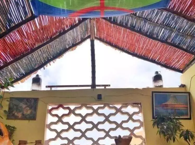 Nomad Surf House   Hostel