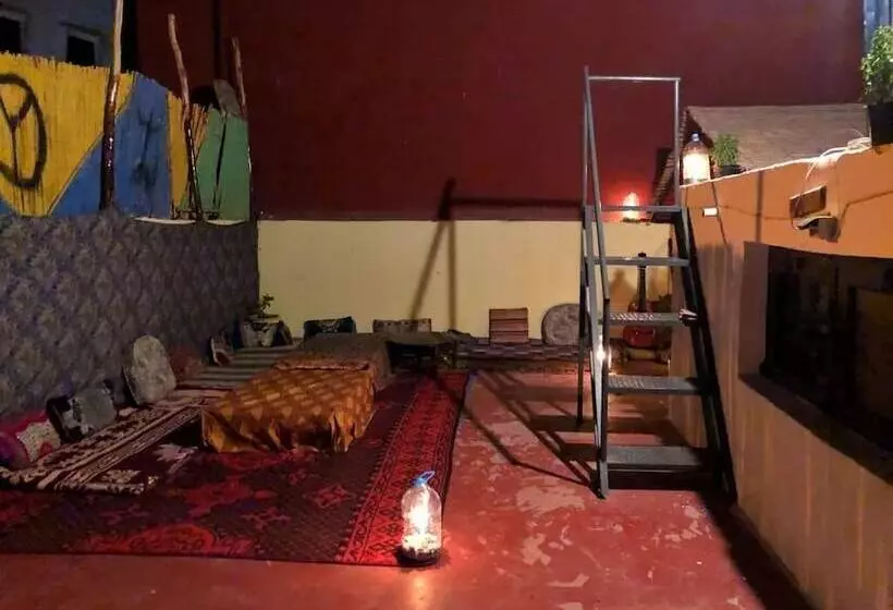 Nomad Surf House   Hostel