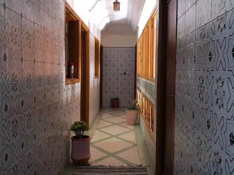 Nomad Surf House   Hostel