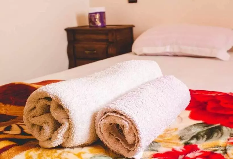 Nomad Surf House   Hostel