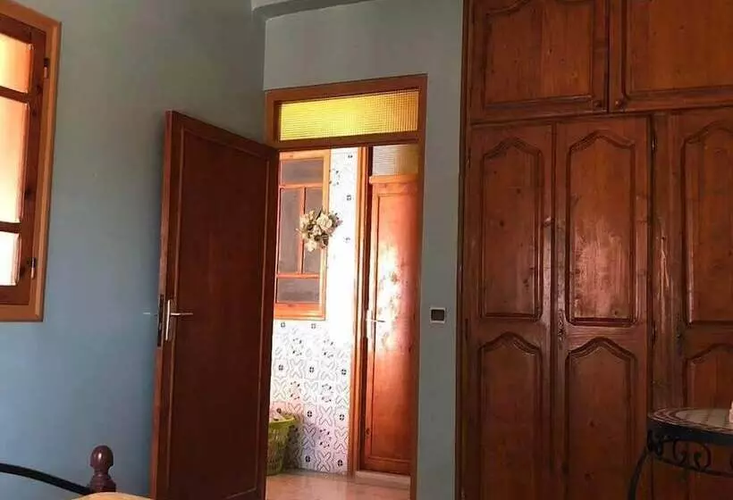 Nomad Surf House   Hostel