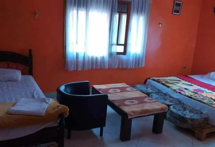 Nomad Surf House   Hostel