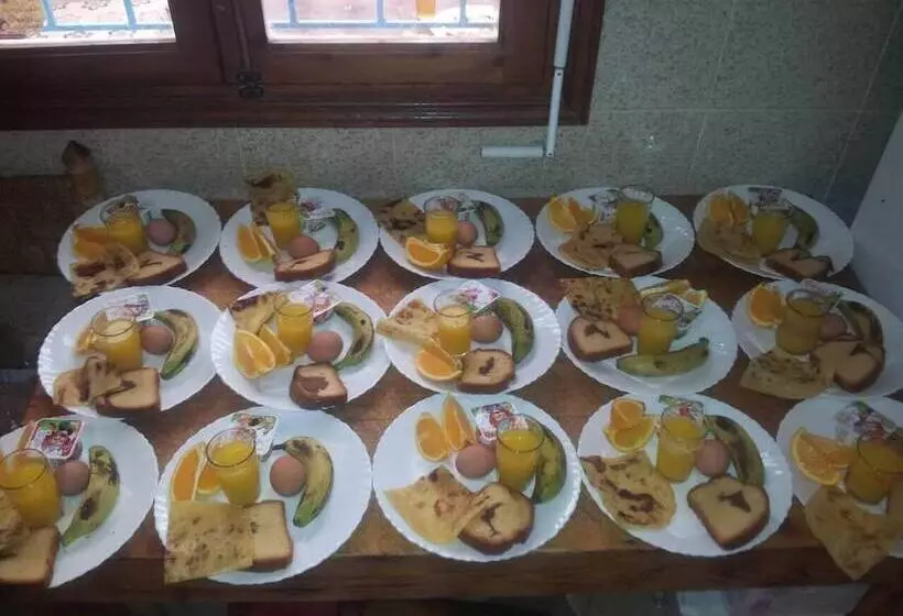 Nomad Surf House   Hostel