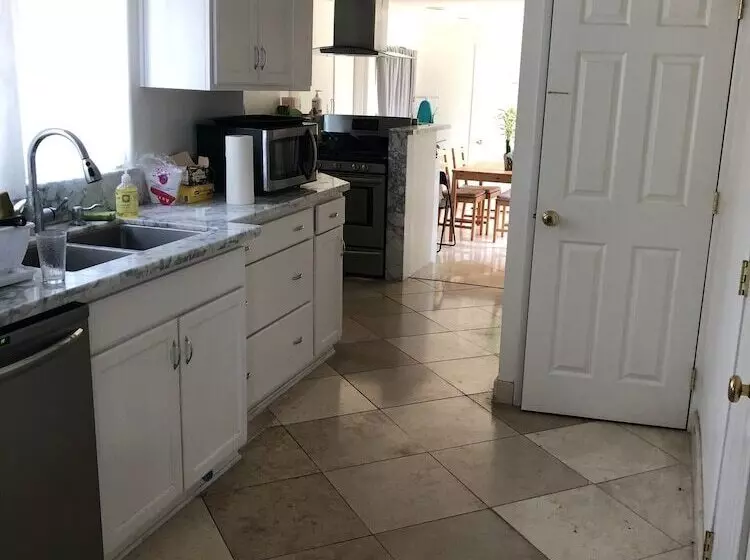 Majatalo Cute Housing Glendale California