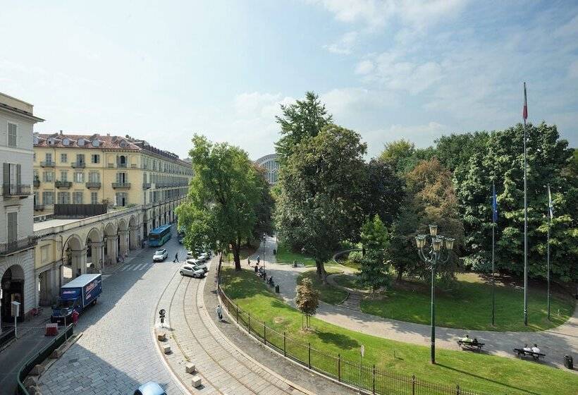 Szálló Dynasty Suites Downtown Apartments