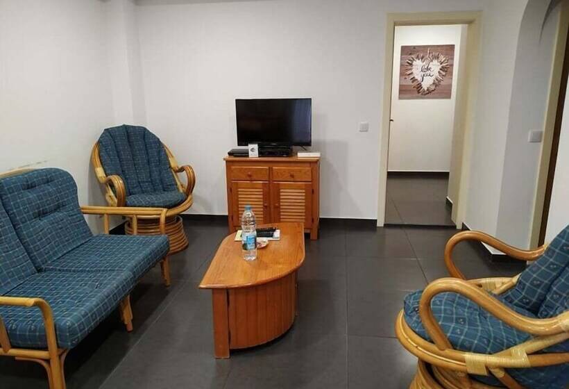 T3 Sra Da Rocha By Casas & Papéis