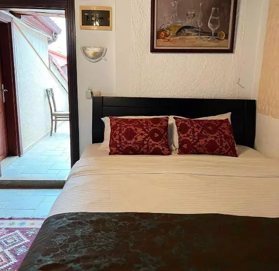 هتل Cicerone Lodge