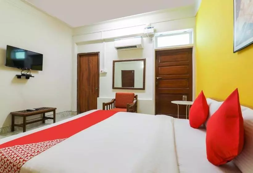 هتل Oyo 68034 Roshan Villa