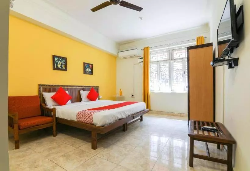 هتل Oyo 68034 Roshan Villa